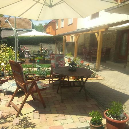 Virág Apartmanház Sopron Ngoại thất bức ảnh