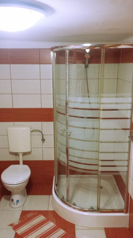 Virág Apartmanház Sopron Ngoại thất bức ảnh