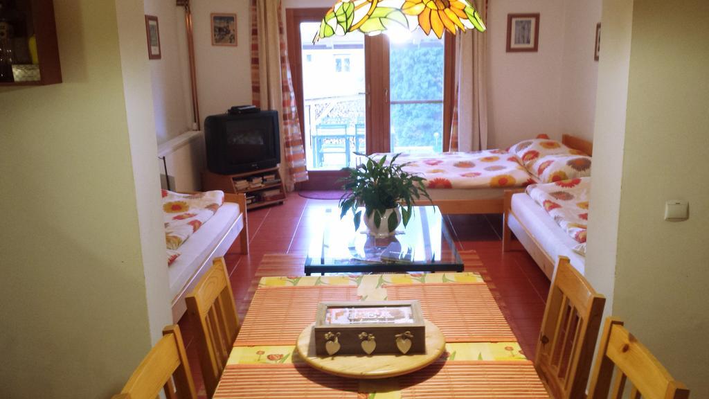 Virág Apartmanház Sopron Ngoại thất bức ảnh
