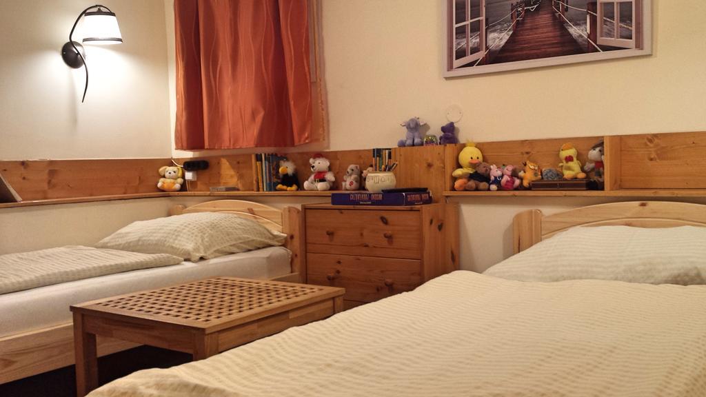 Virág Apartmanház Sopron Ngoại thất bức ảnh