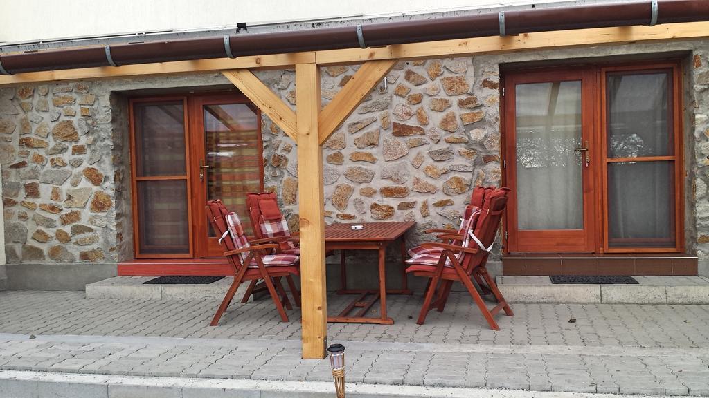 Virág Apartmanház Sopron Ngoại thất bức ảnh