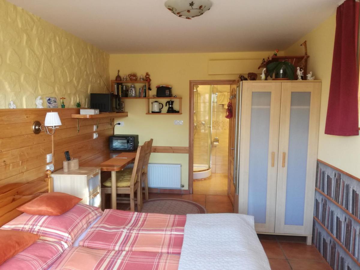 Virág Apartmanház Sopron Ngoại thất bức ảnh