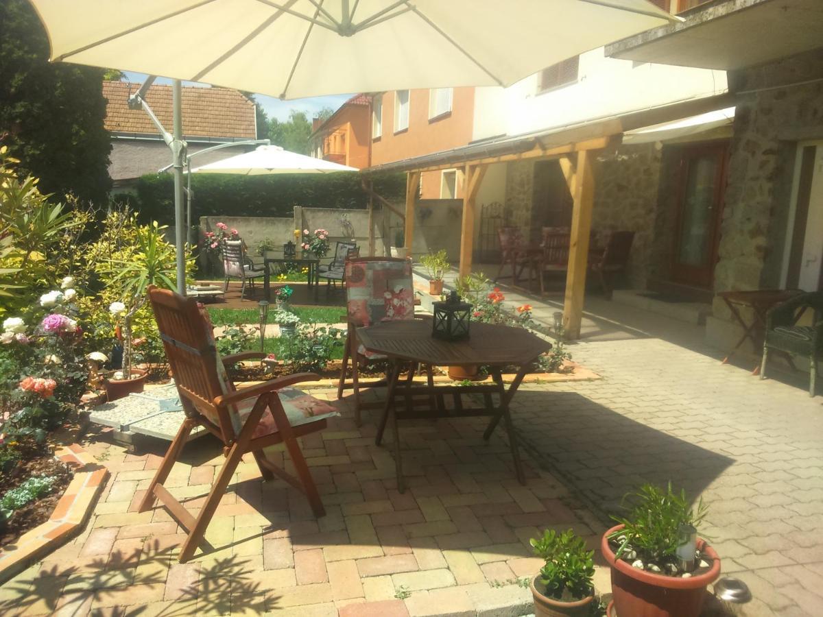 Virág Apartmanház Sopron Ngoại thất bức ảnh
